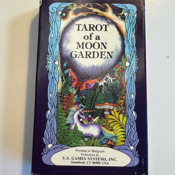 Tarot of a Moon Garden (1st Ed) by Sweikhardt, Karen Marie
Oracle 1993 Vintage - Picture 11 of 11